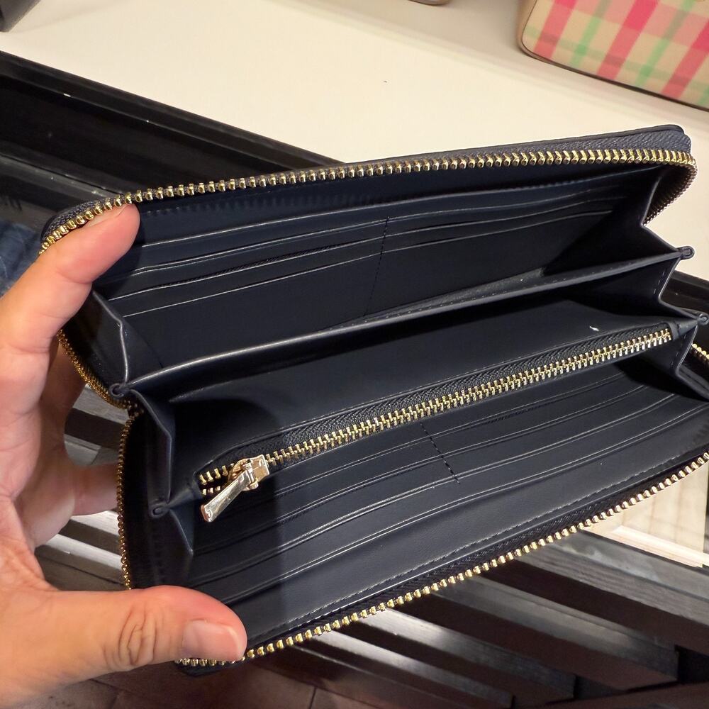 Coach CBO09 Long Zip Around Wallet In Signature Canvas With Varsity Stripe - Picture 3 of 4